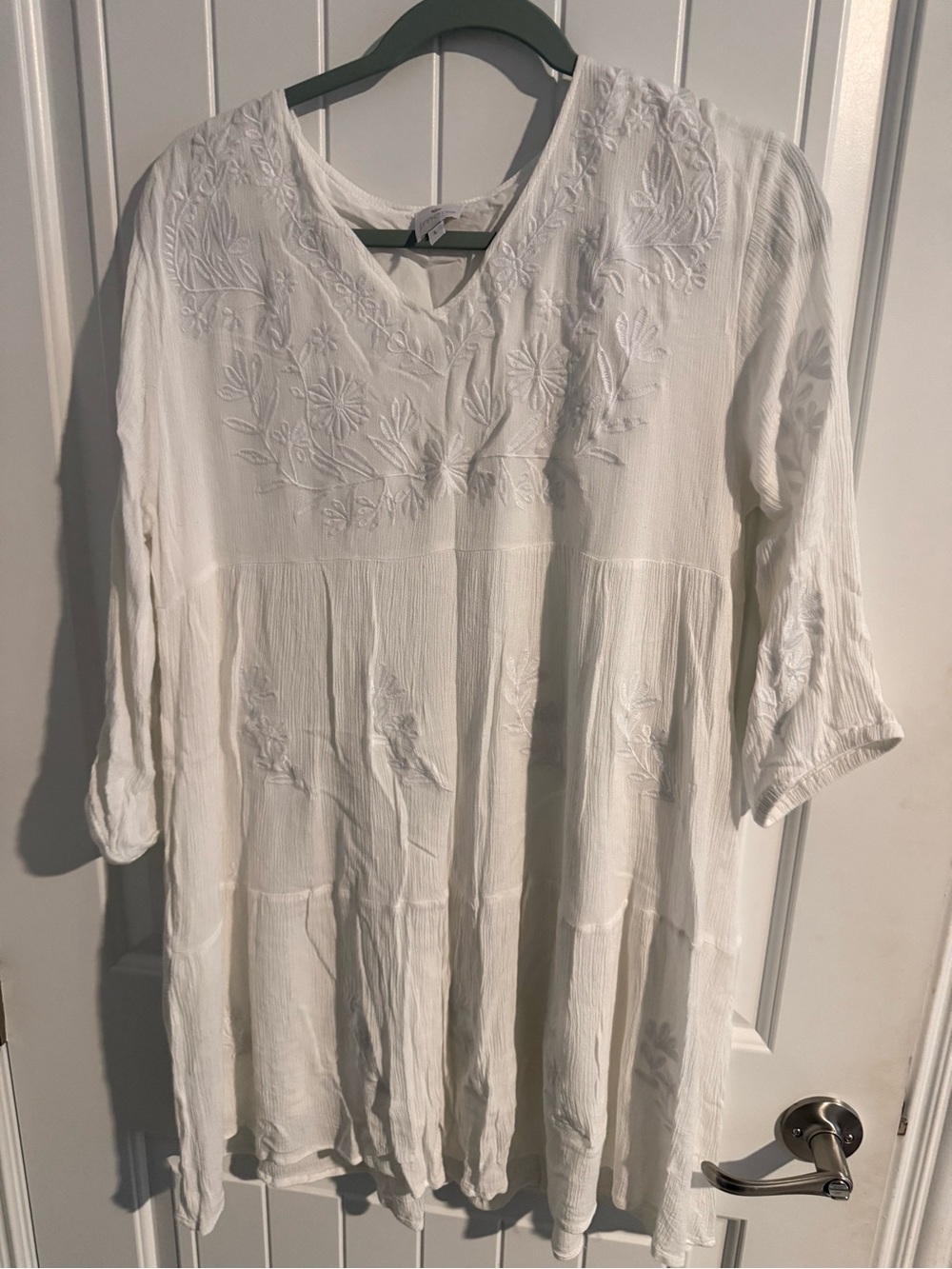 J. Marie White Embroidered Tiered Babydoll Dress — Women’s Large